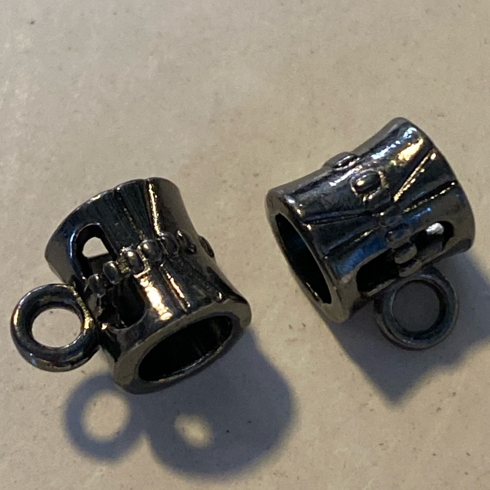 Findings: Charm Conector